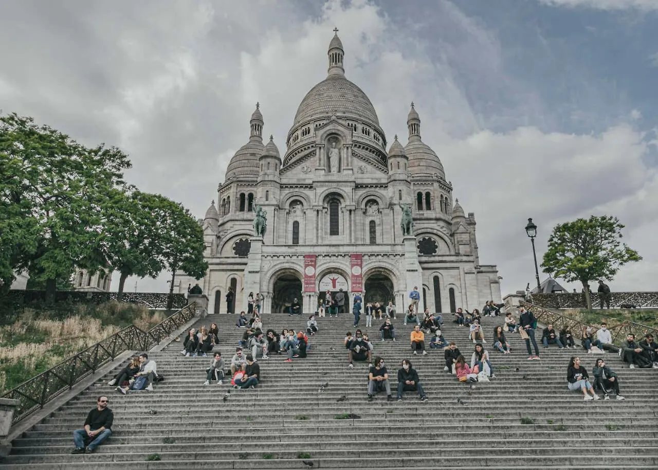 Apartment Avec Balcon Pres Sacre Coeur Paris